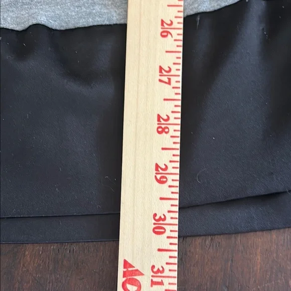 One Clothing Cream and Gray Fitted Tunic Cap Sleeve Top - Picture 7 of 8